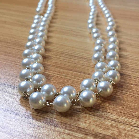 Single long pearl necklace - Picture 3 of 8